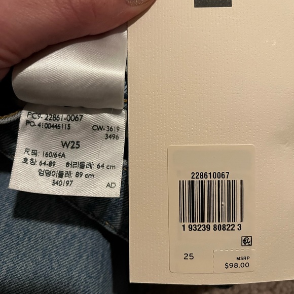 SALE! ⭐️ Levi’s Wedgie Icon jean in Tango Talks light wash - Picture 12 of 12